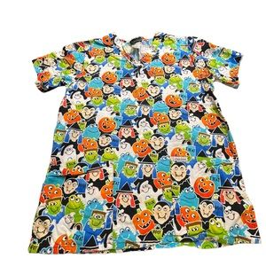 Cherokee Women Scrub Top‎ Small Halloween All Over Print Short Sleeve V Neck